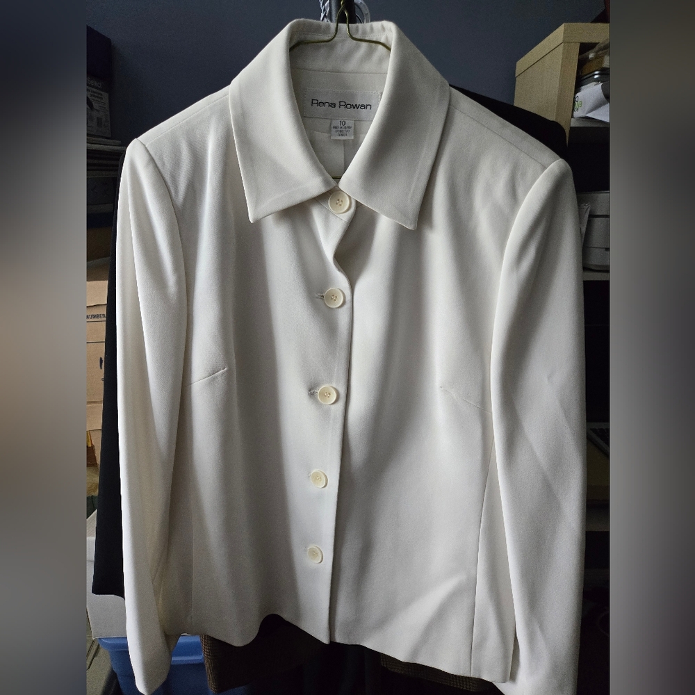 Rena Rowan Vintage White Blazer